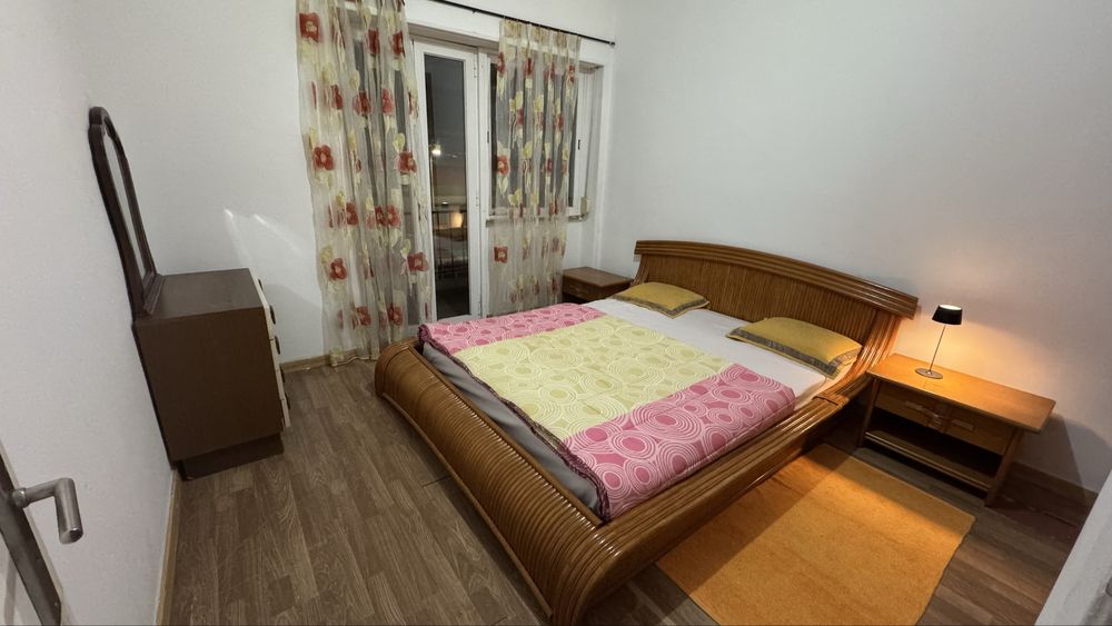 Arrenda-se quarto casal no centro de corroios.