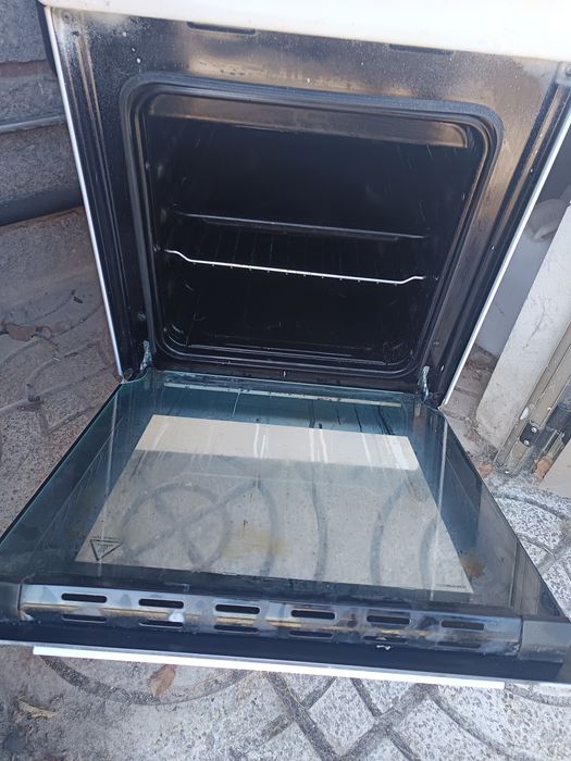 Fogão eléctrico com três bocas novas