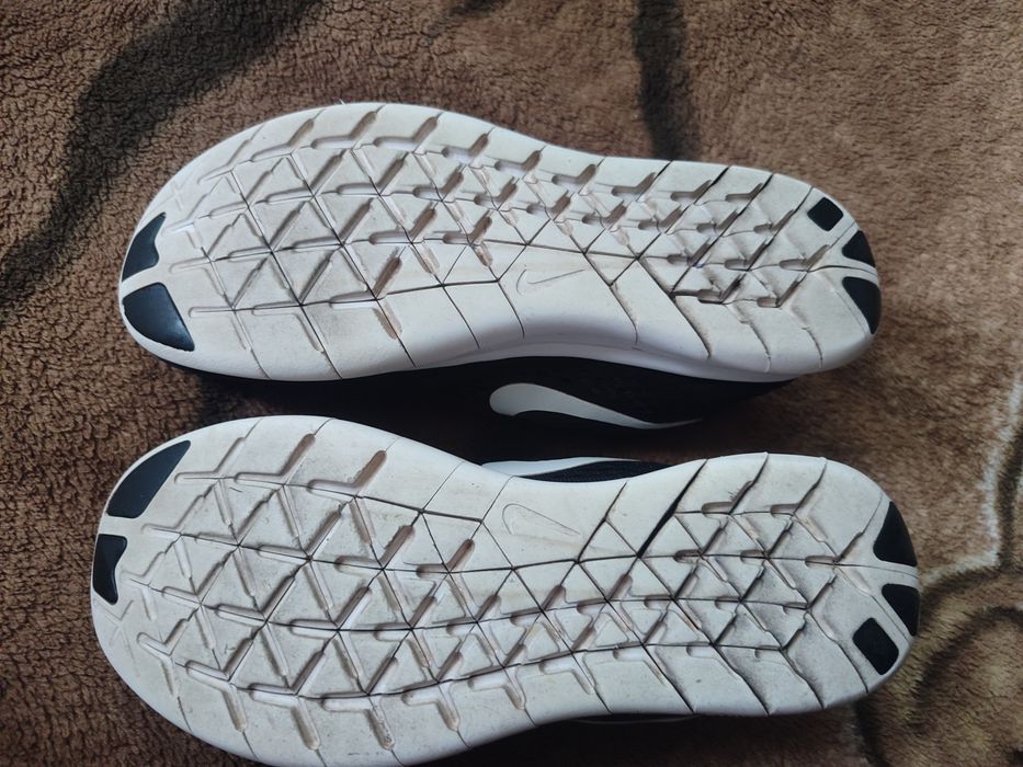 Кросівки жіночі  NIKE