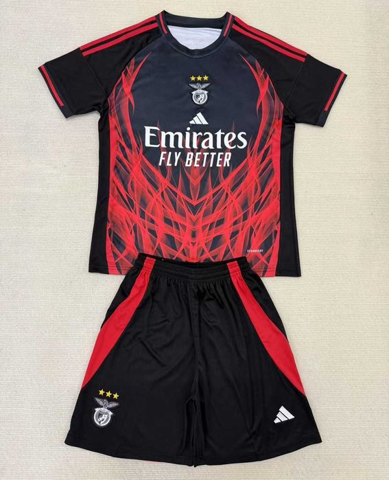 Equipamento Benfica Preto/Vermelho – tamanhos disponíveis