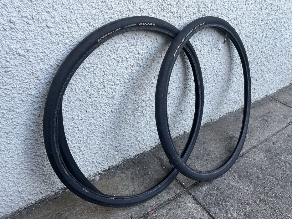 Pneus Schwalbe Kojak Race Guard 26” (c/câmara de ar) - NOVOS