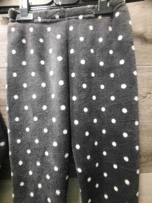 Sliczna ciepla pizamka- 110-/116  nowa