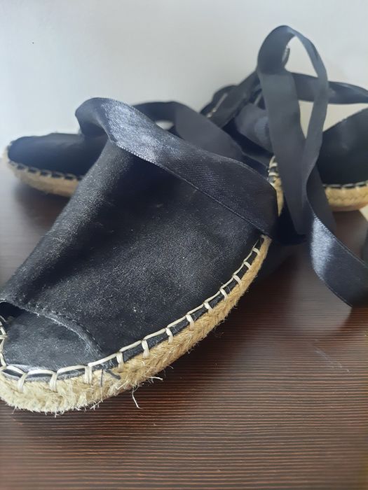 Buty wiazane sandaly