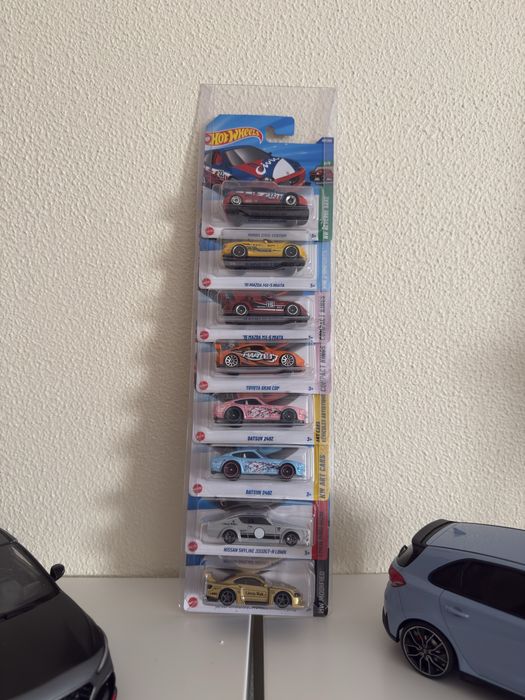 Varios carrinhos Hotwheels