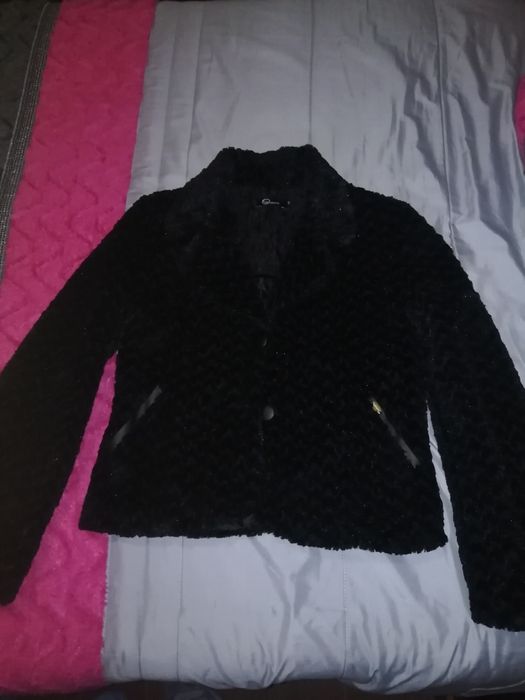Casaco preto de pêlo