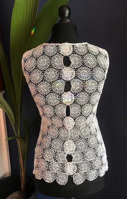 Unikatowy koronkowy top Jasper Conran
