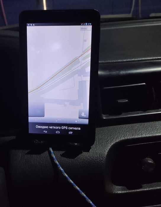 Планшет в авто як навігатор
