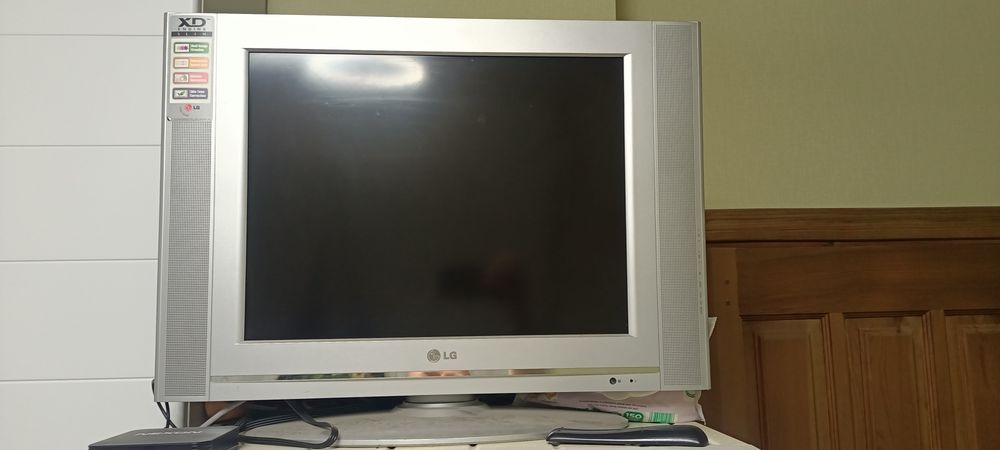 Продам тв LG з приставкою NEXON 3/32