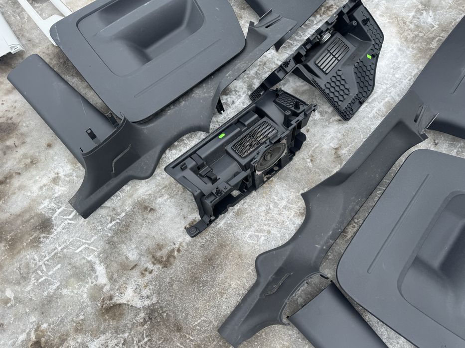 Салон Кадді максі Caddy Maxi 2015- пластик салону.