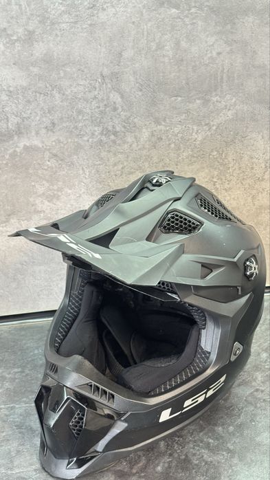 Кросовий мотошолом LS2 MX700 Subverter Black Matt (Розмір L, стан 7.5/10)