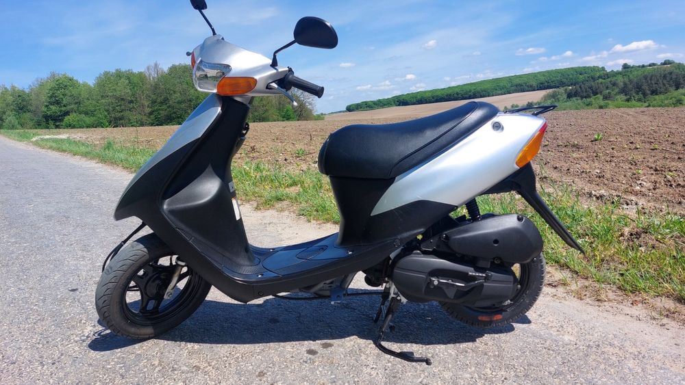 Suzuki lets 2 з Японії