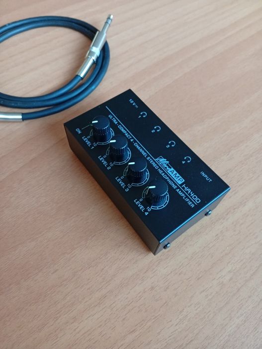 Amplificador fones 4 saídas Novo