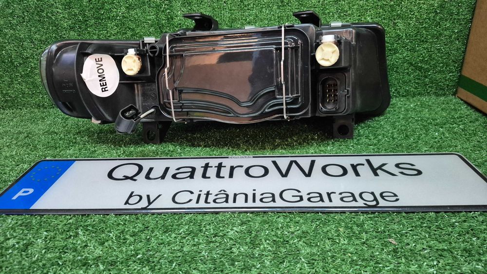 Otica Farol Esquerdo Seat Leon 1M Toledo 1M Ref. 445-1109L-LD-EM NOVO