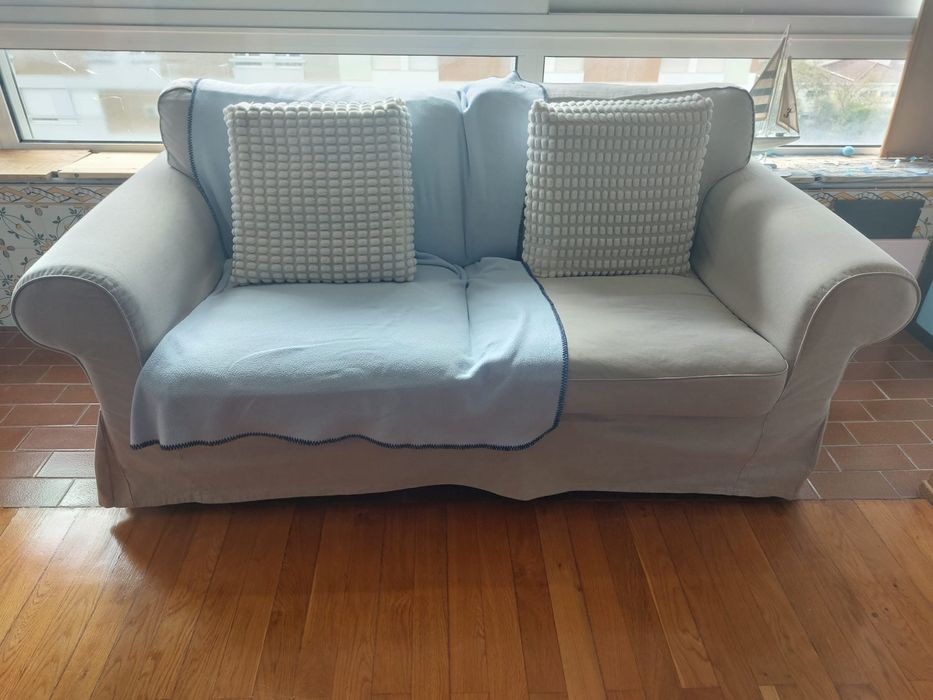 Sofa 2 lugares bege Ektorp