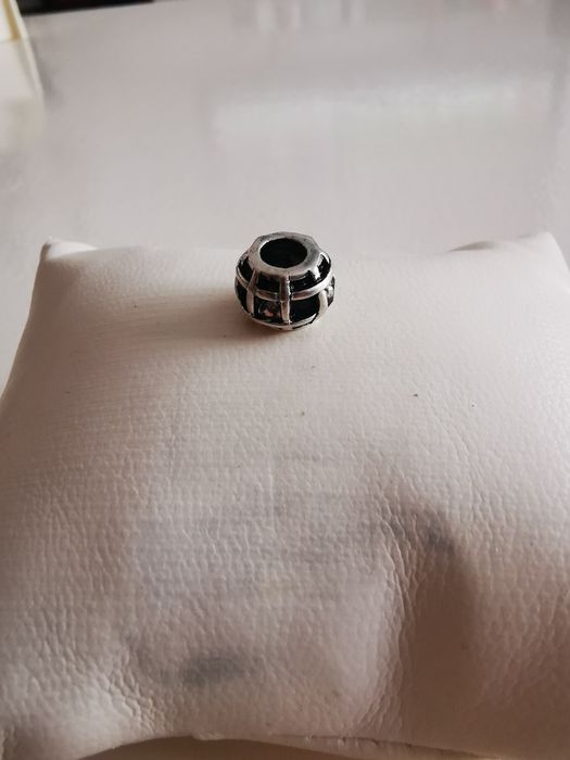 Conta Abbagio Preto e Prata