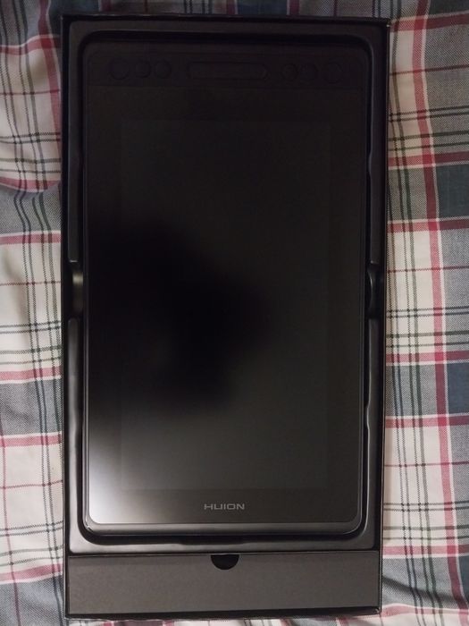 Графічний планшет / монітор HUION KAMVAS 12 Pro