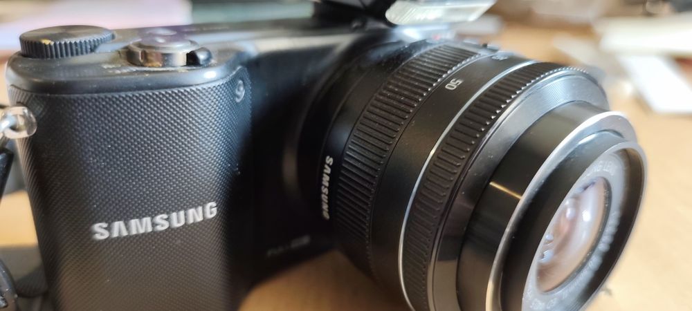Aparat Samsung nx2000