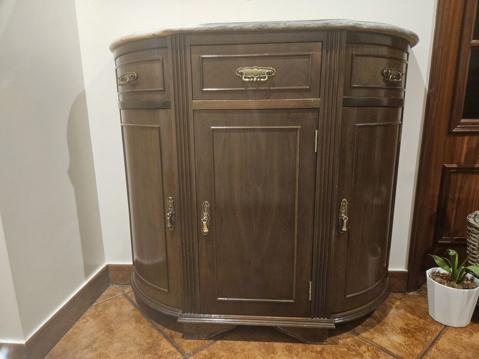 Sapateira em nogueira