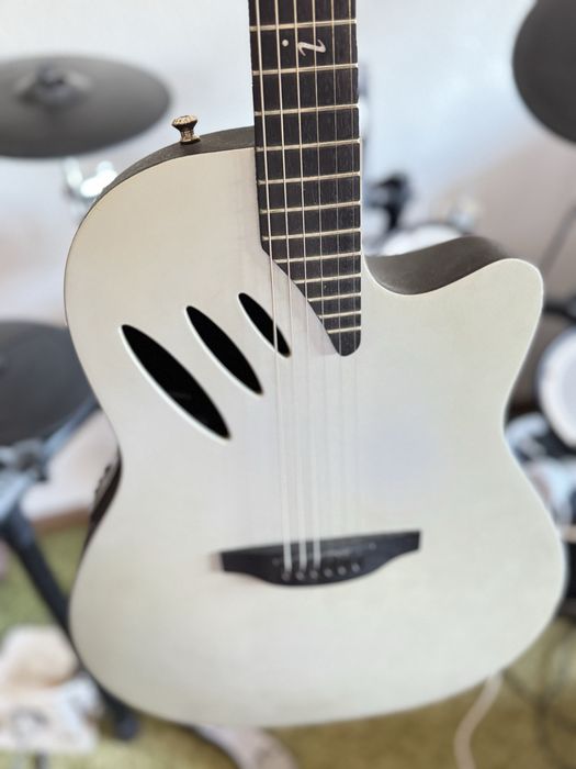 Guitarra Ovation