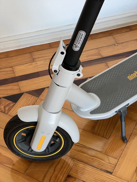 Segway / Trotinete Ninebot MAX G30LE II