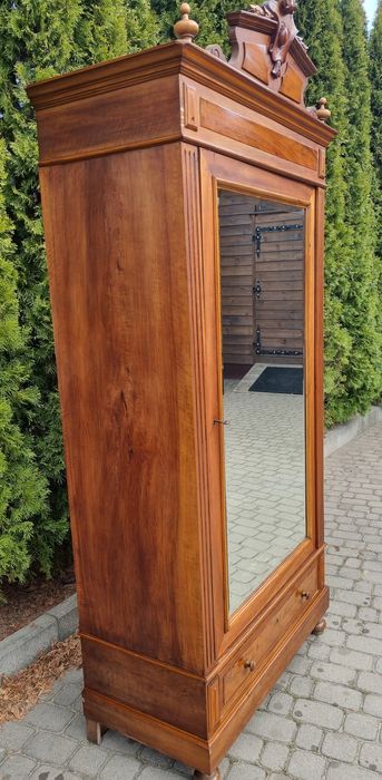 Stara! Szafa! Bieliźniarka!