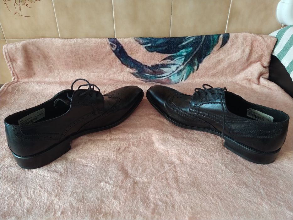Sapatos clássicos 40 pretos social casa quarto apartamento vivenda escritório gabinete carro cozinha.