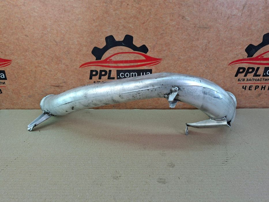 Volvo XC70 II 07-16 2.4 D патрубок трубка интеркулера 31273504