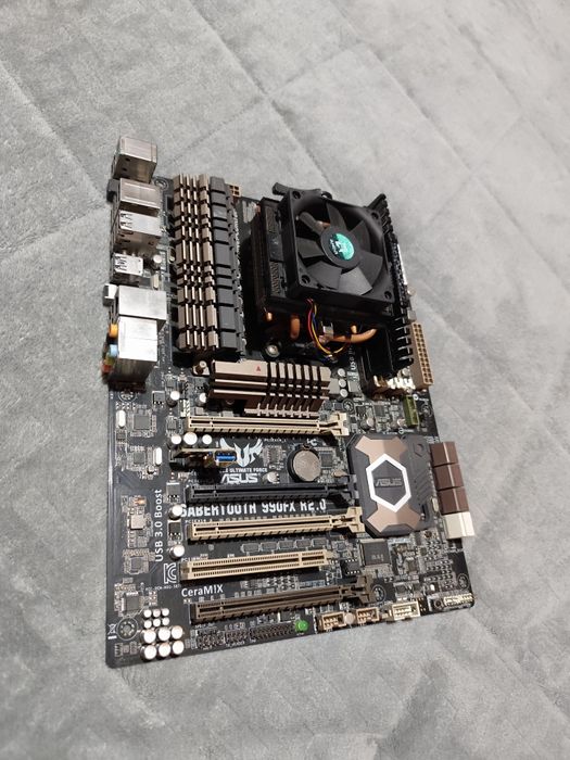 Motherboard ASUS Sabertooth 990FX R2.0 + Cooler CPU — Excelente estado