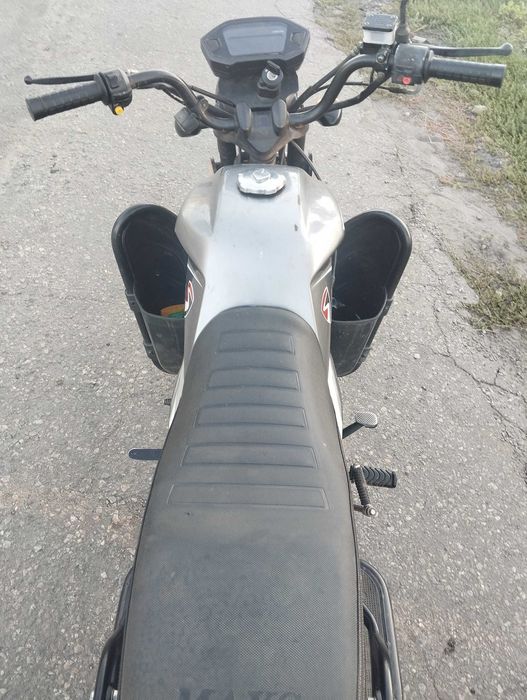 Spark 125 з документами