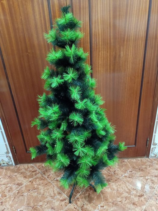 Árvore de Natal enfeites casa quarto apartamento vivenda escritório.