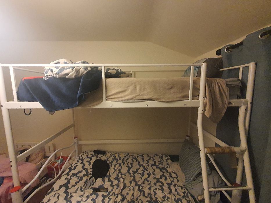 Vendo cama de solteiro