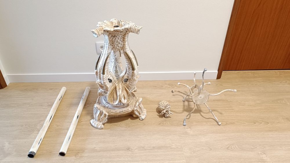 Cabideiro bengaleiro de pé branco vintage