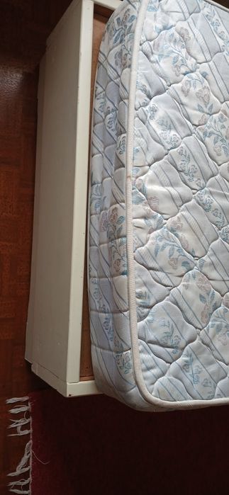 Cama de Solteiro com gavetas