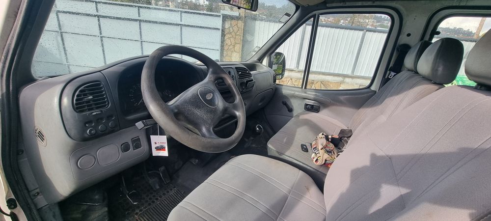 Ford Transit caixa aberta 7 lugares