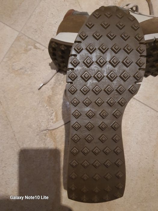 Кросівки,  нові, розміром.