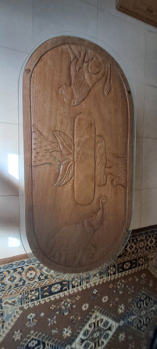 Mesa de centro em madeira esculpida africana