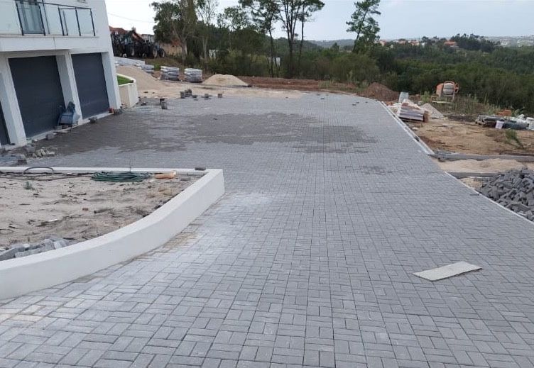 Calcada e pave e muros