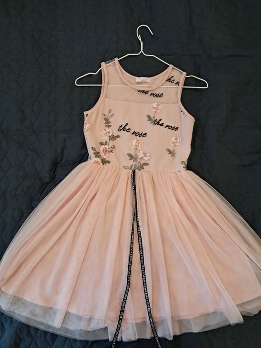 Святкова ніжно- рожева сукня