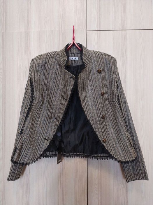 Костюми ALVA р. 50 /48/ піджак, спідниця / дві моделі/