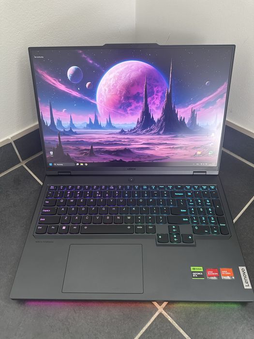 Laptop Lenovo Legion Pro 7 16ARX8H GAMING