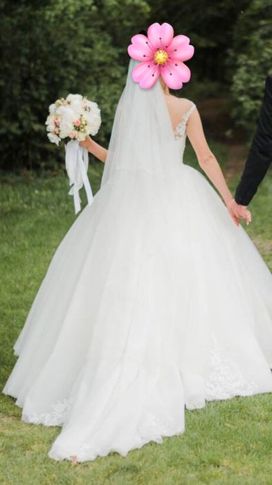 Весільна  сукня зі  знімним  шлейфом