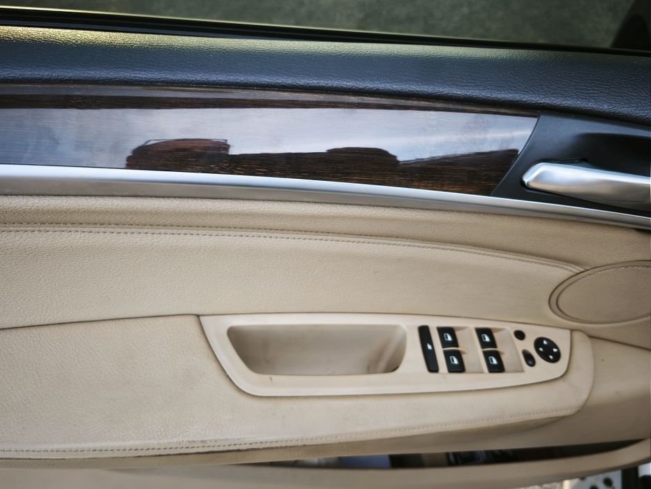 Подам BMW X5 E70