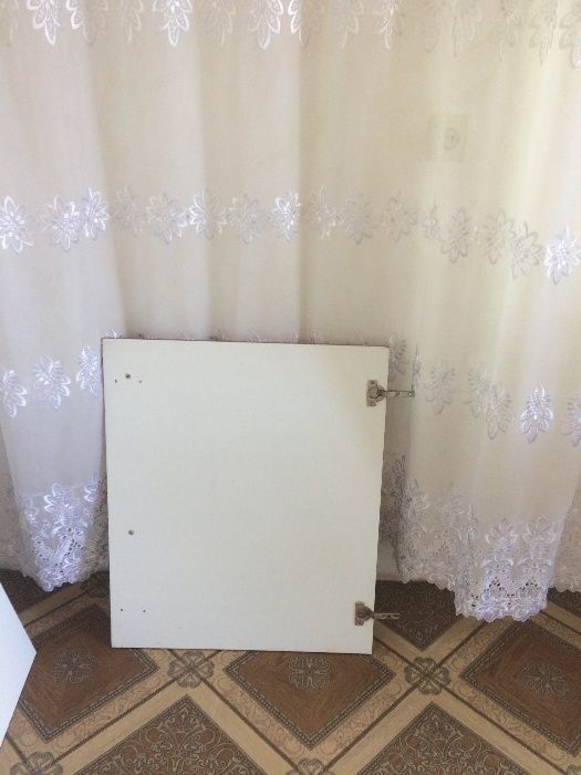 Дверцы для шкафа с креплениями и отличной ручкой
