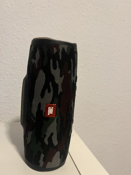 Coluna JBL ha prova de agua