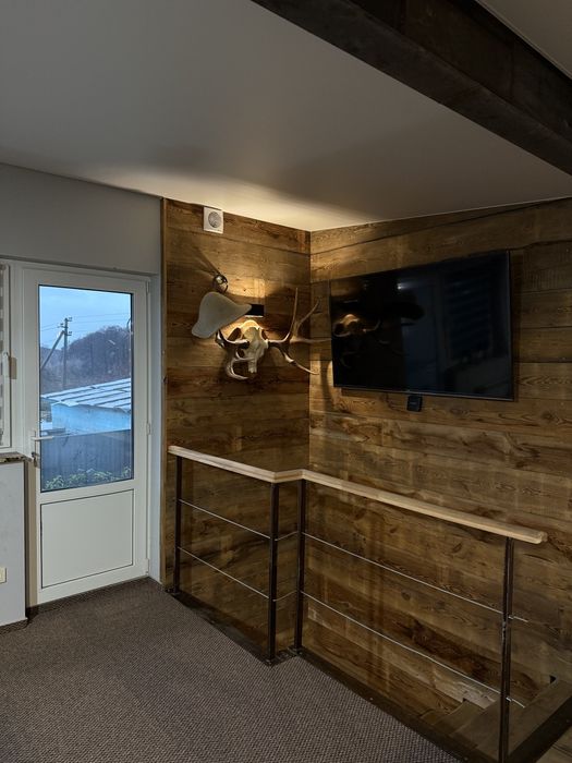 Будинок з банею і басейном