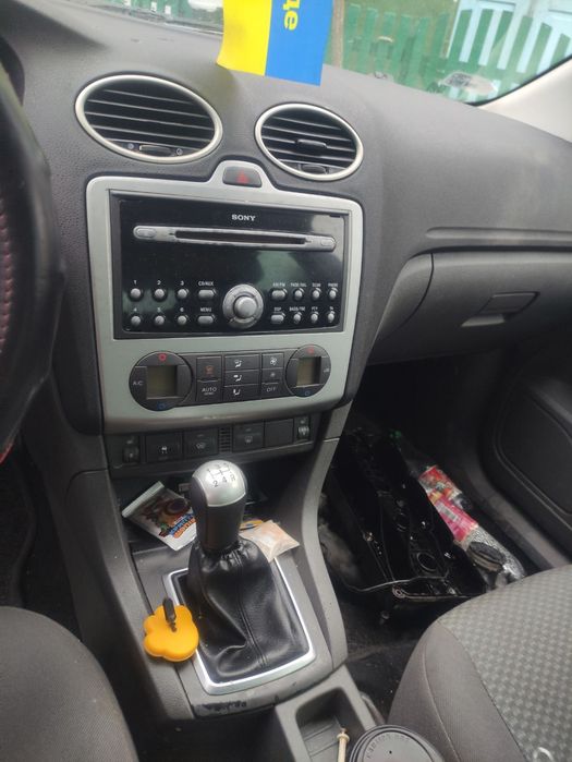 FORD FOCUS 1,6 бензин!