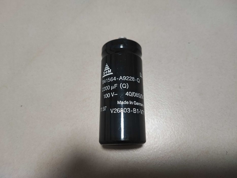 Конденсатори 2200мкф,100вольт