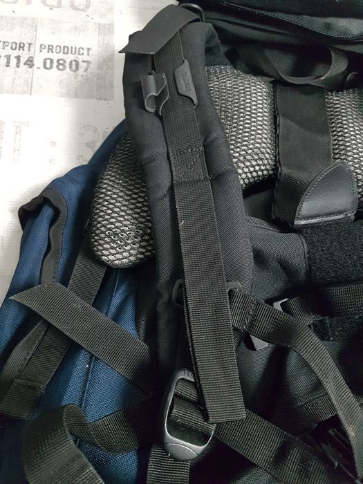 Mochila montanha/campismo 
Quéchua forclaz 60L air grande