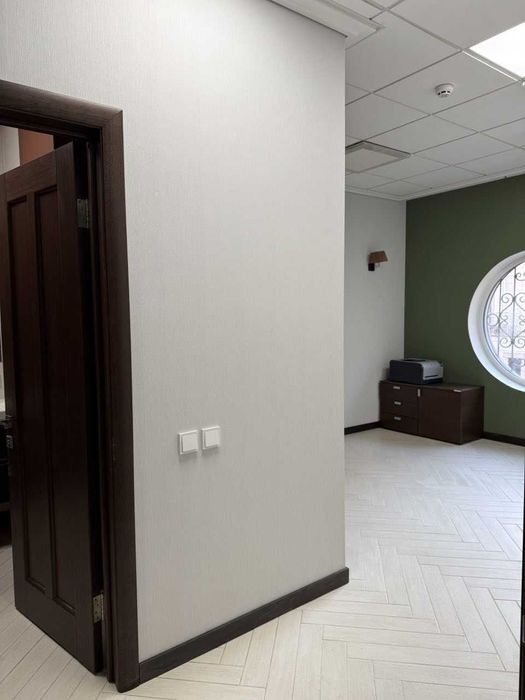 Центр. Шота руставелі. 142 м². Офіс з ремонтом