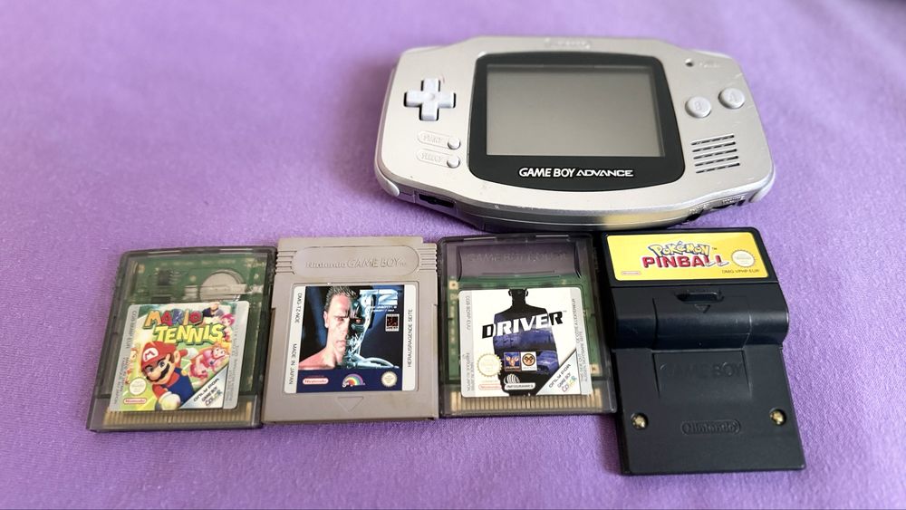 Game Boy Advance + 4 Gry (Mario, Pokemon, Driver, T2)